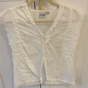 White blouse with eyelet lace- size 34 (small)